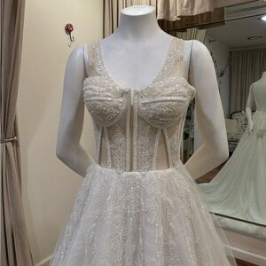 Fit-and-Flare Round-Neck Cream Wedding Dress